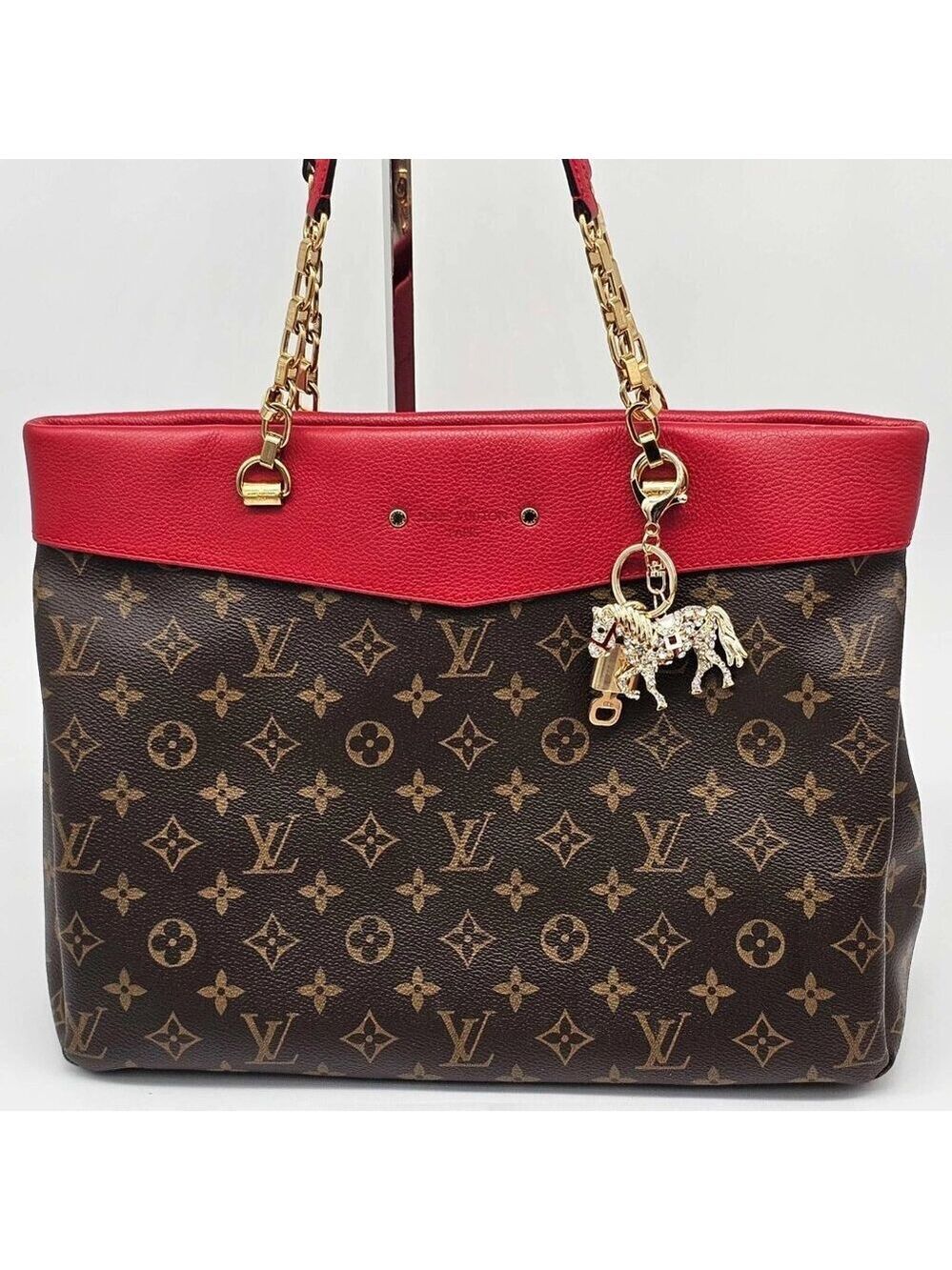 Authentic Louis Vuitton Padlock Gold 🔒 Key Set + Unbranded Keychain Charm - Picture 9 of 9